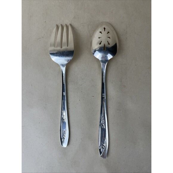 Wm. Rogers IS Lady Fair Cold Meat Serving fork 7 3/4" & Spoon 8 3/8” Silverplate - Picture 4 of 4